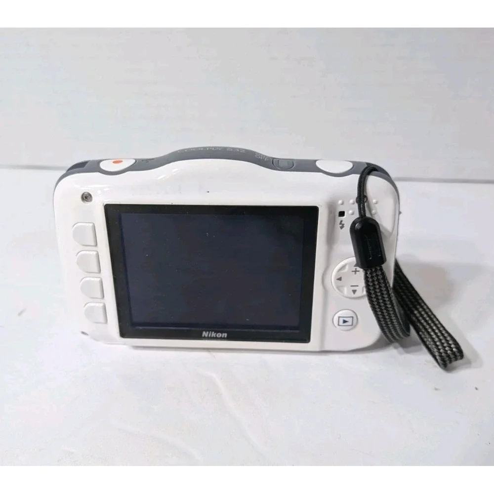 Nikon Coolpix S32 Digital Compact Waterproof Shockproof Camera Tested Works